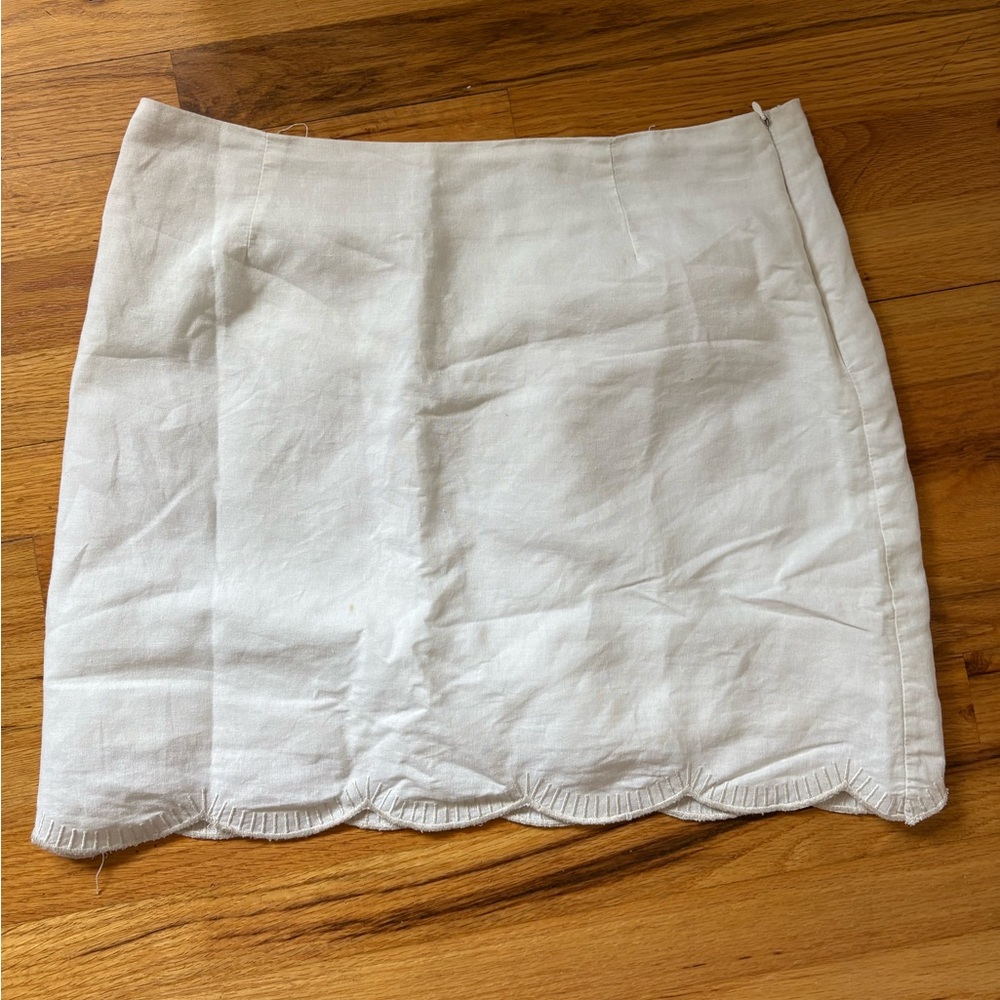 White Pencil Mini Skirt for Casual Wear
